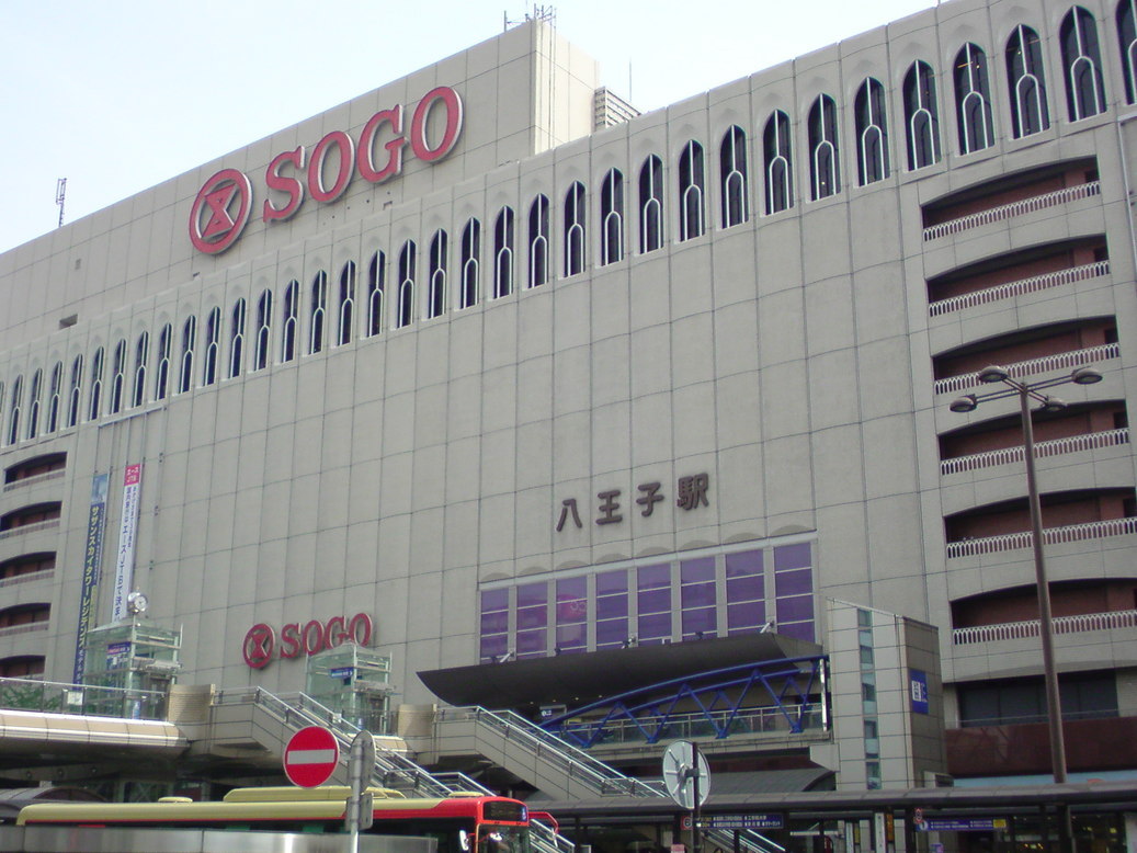 ���V���F�̐��E