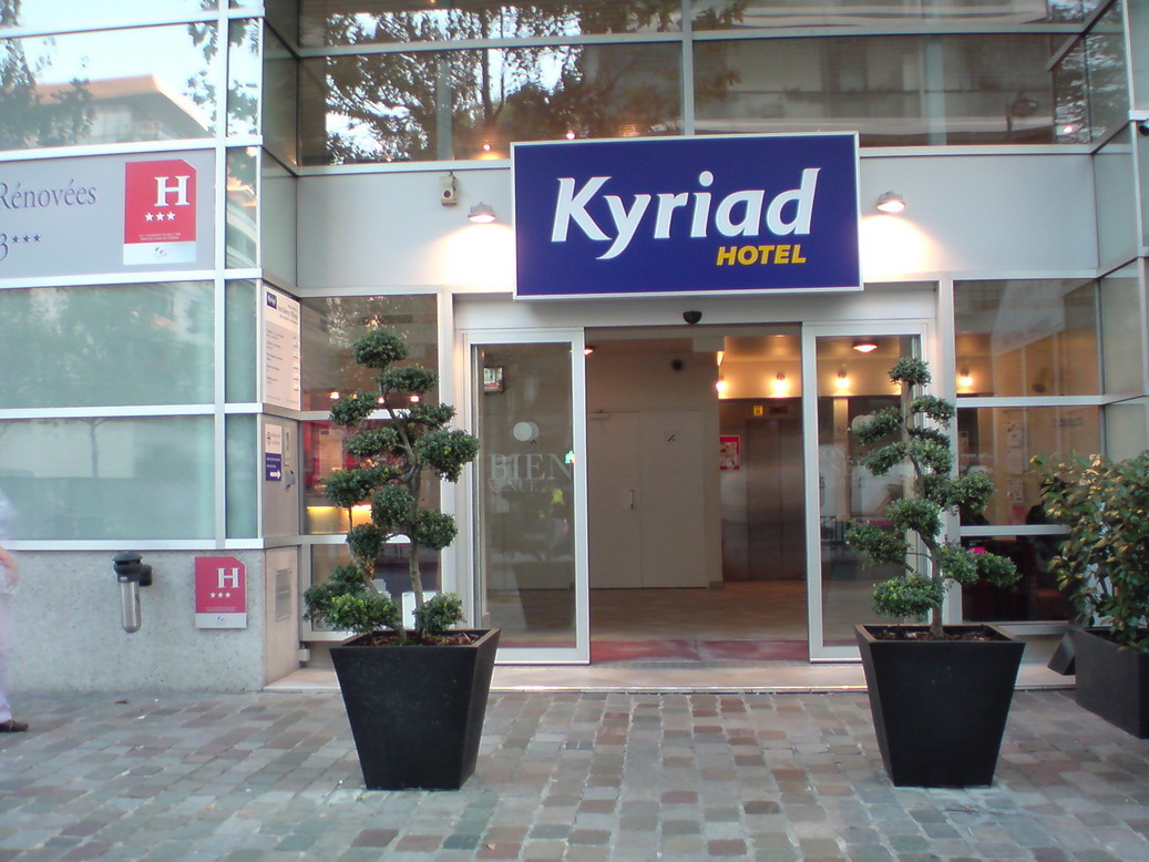 ���V���F�̐��E