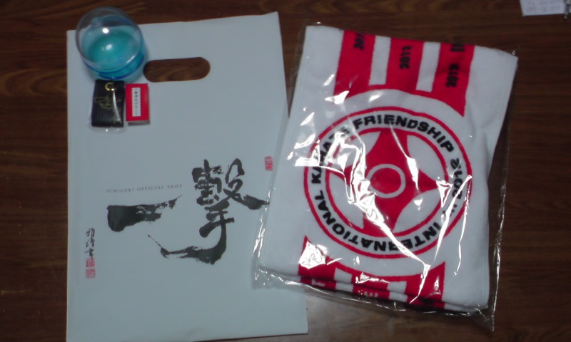 ���V���F�̐��E