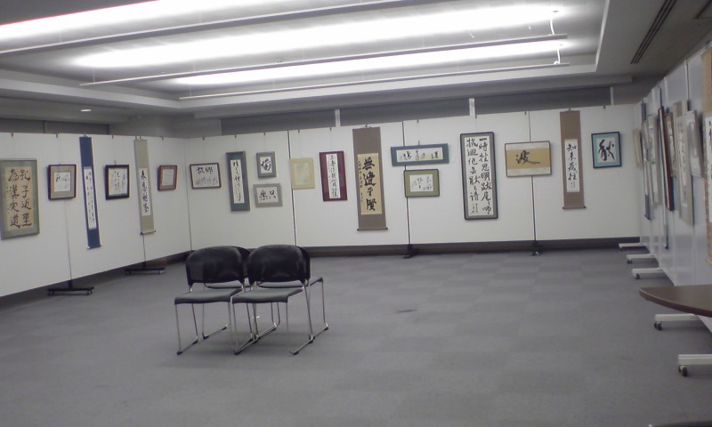 ���V���F�̐��E