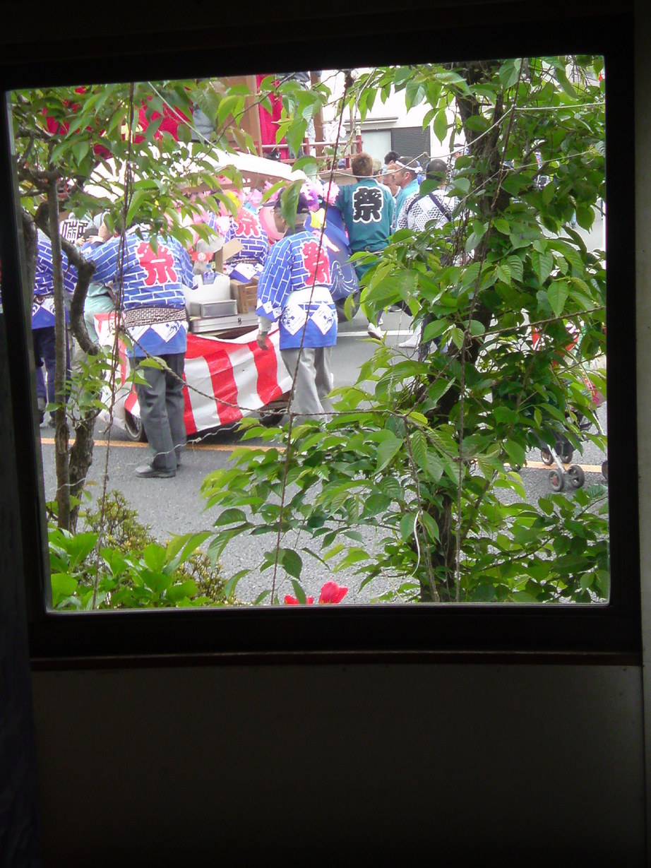 ���V���F�̐��E