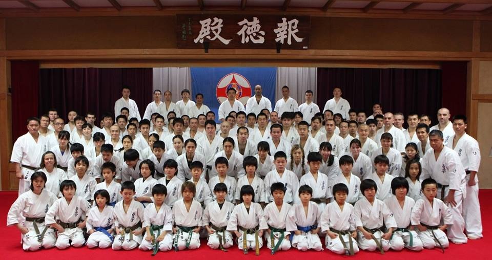 ���V���F�̐��E