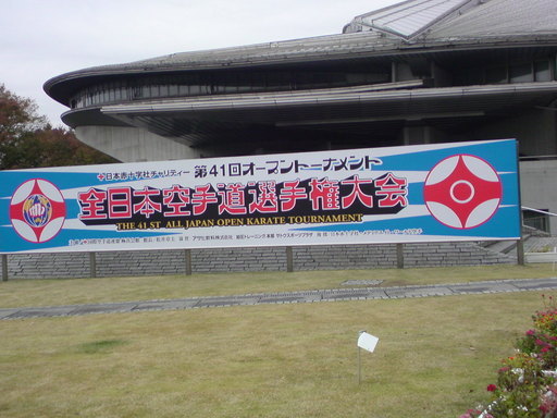 ���V���F�̐��E