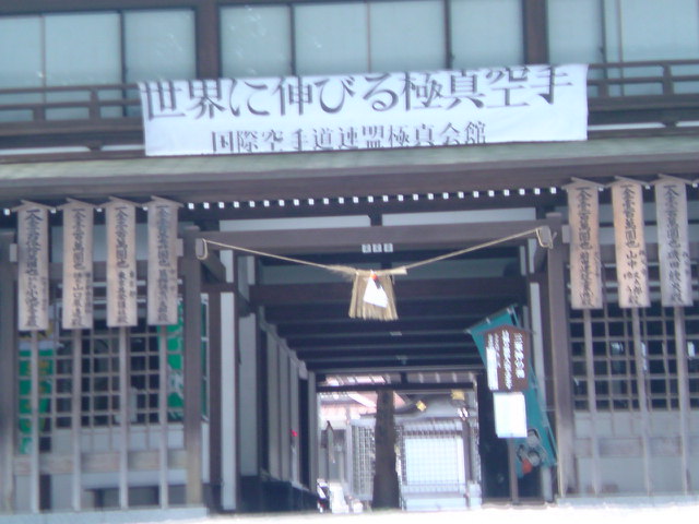 ���V���F�̐��E