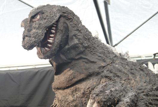 �S�W���𑢂�!�iBuild a Godzilla�j�M�j���[�����`�H�[