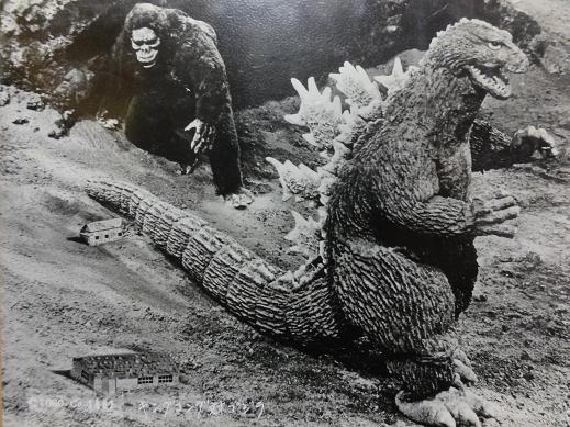 �S�W���𑢂�!�iBuild a Godzilla�j�M�j���[�����`�H�[