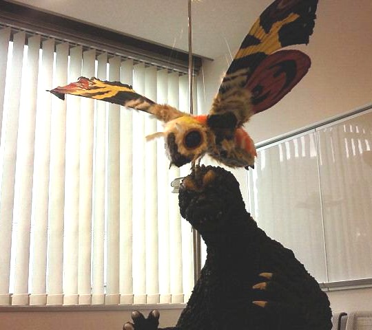 �S�W���𑢂�!�iBuild a Godzilla�j�M�j���[�����`�H�[