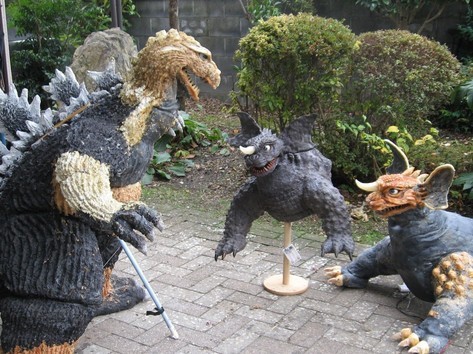 �S�W���𑢂�!�iBuild a Godzilla�j�M�j���[�����`�H�[