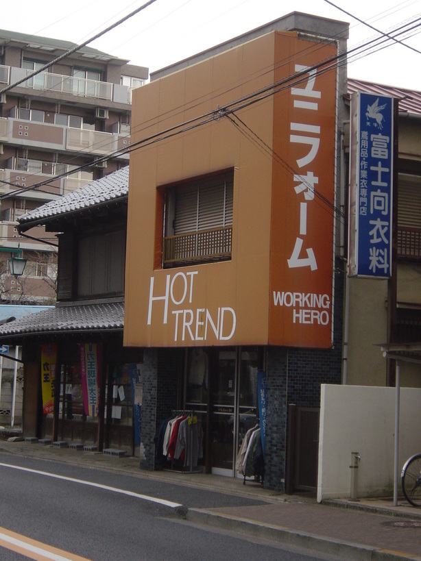 ���V����