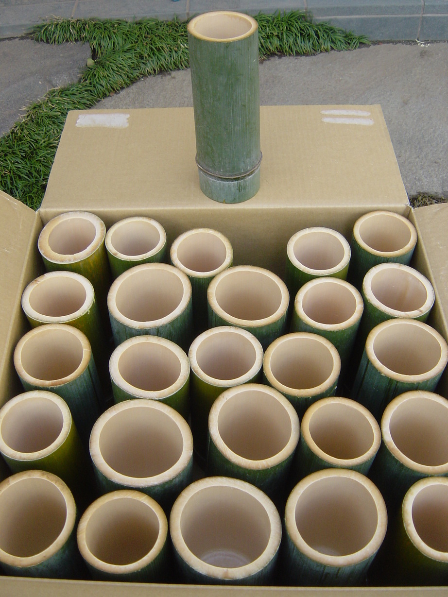 ���V����