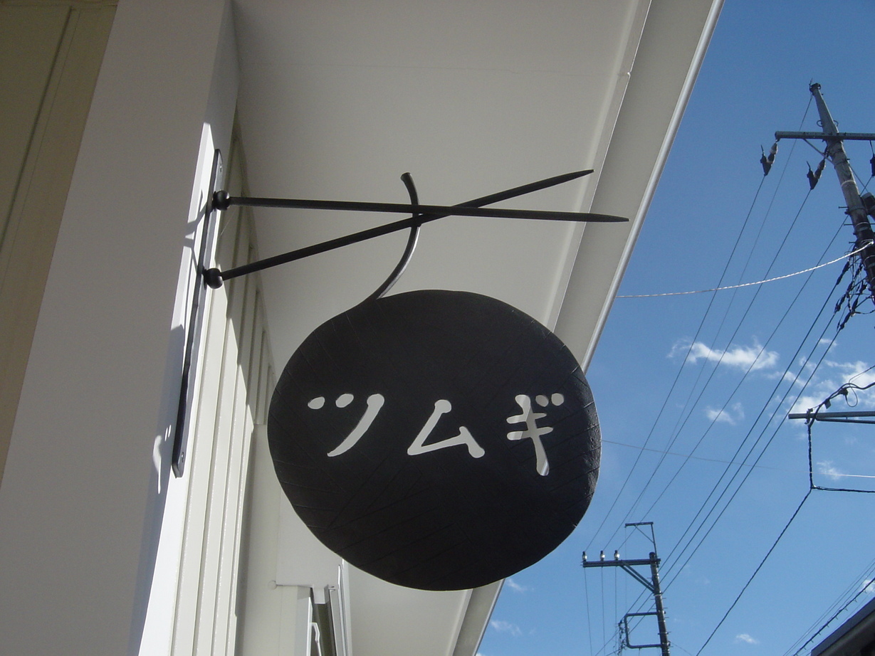 ���V����