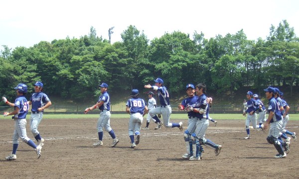 �Ƒ��̐���