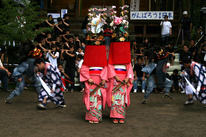 �� �� �T �� ��