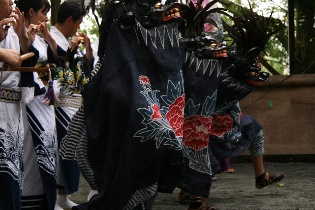 �� �� �T �� ��