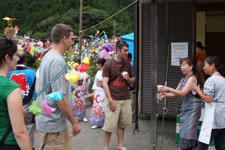 �� �� �T �� ��