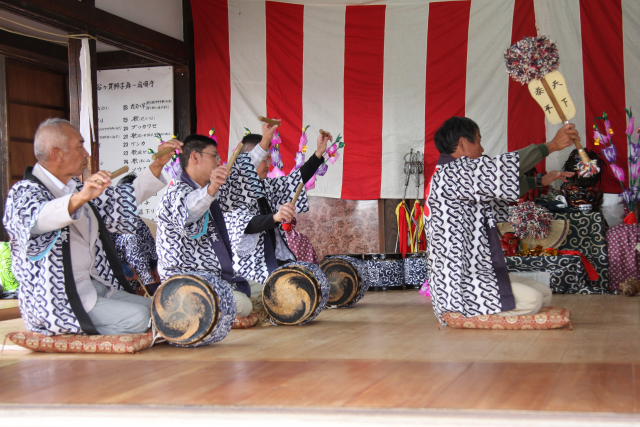 �� �� �T �� ��