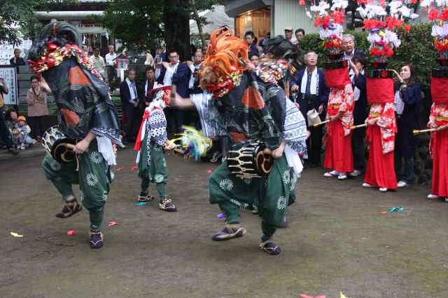 �� �� �T �� ��