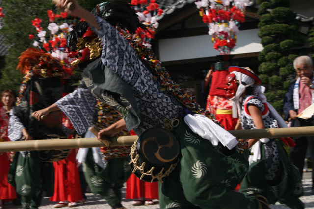 �� �� �T �� ��