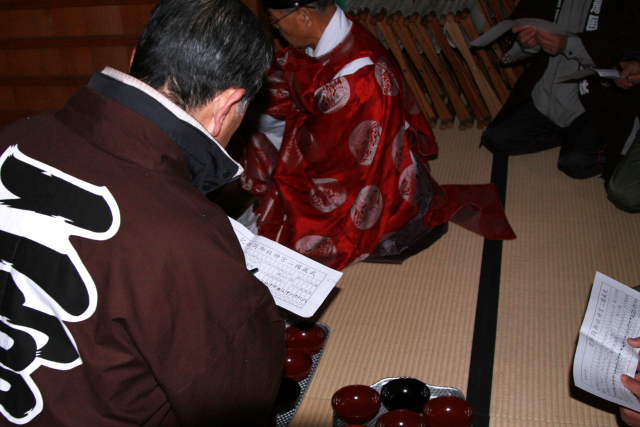 �� �� �T �� ��