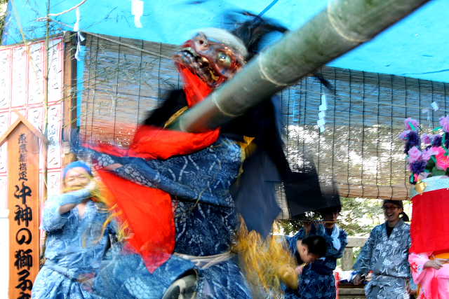 �� �� �T �� ��