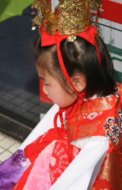 �� �� �T �� ��