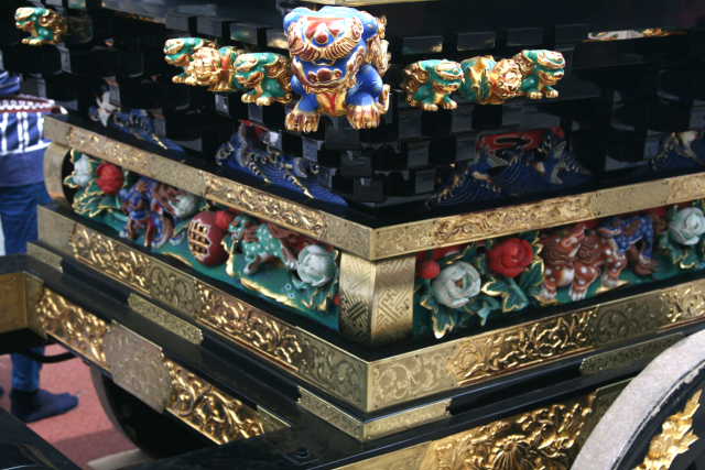 �� �� �T �� ��