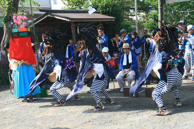 �� �� �T �� ��