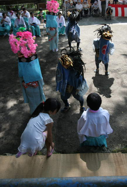 �� �� �T �� ��