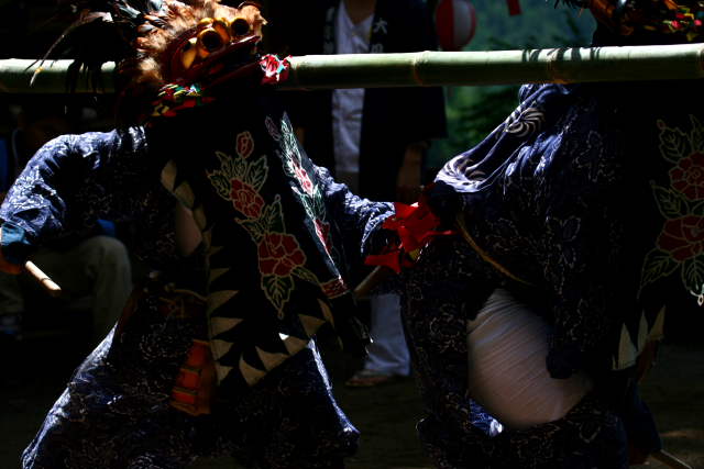 �� �� �T �� ��