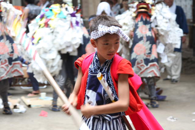 �� �� �T �� ��