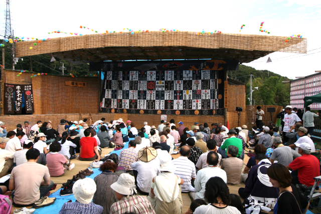 �� �� �T �� ��