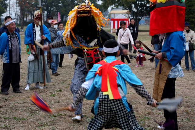 �� �� �T �� ��