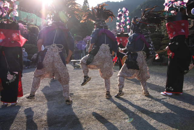 �� �� �T �� ��