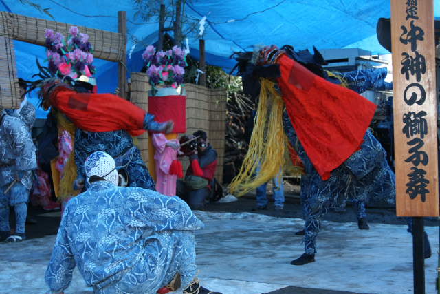 �� �� �T �� ��