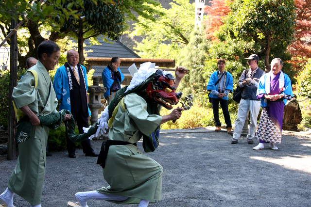 �� �� �T �� ��