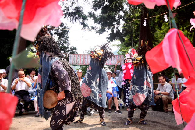 �� �� �T �� ��