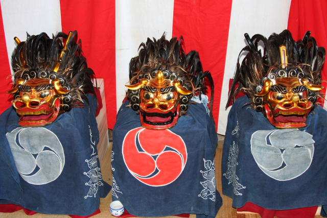 �� �� �T �� ��