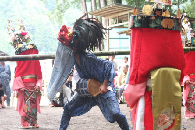 �� �� �T �� ��