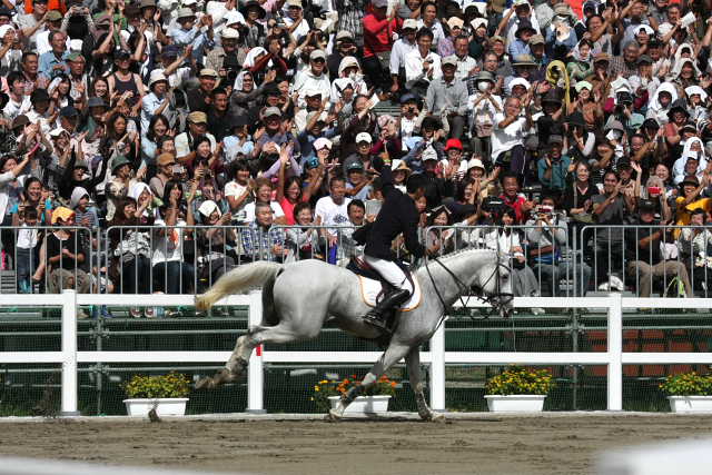 �� �� �T �� ��