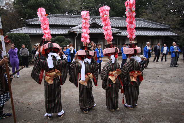 �� �� �T �� ��