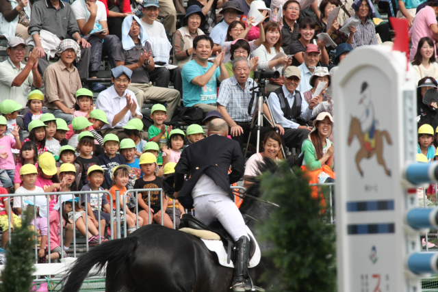 �� �� �T �� ��